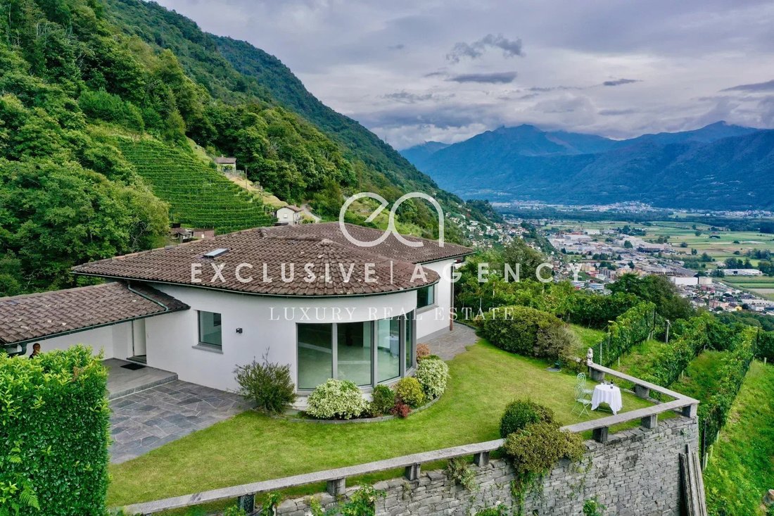 Villa in Gambarogno, Ticino, Switzerland 4 - 14996275