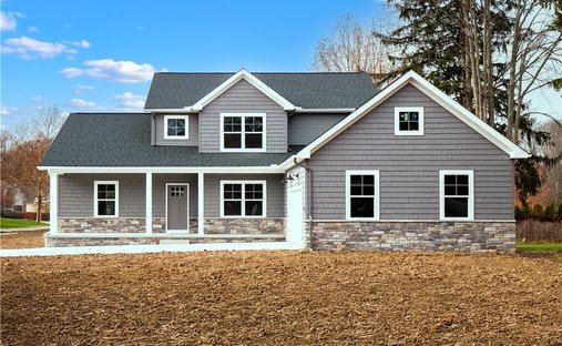 House in Strongsville, Ohio, United States 1