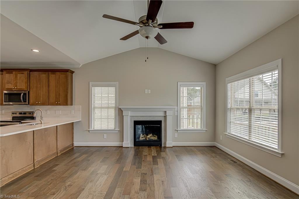 Townhouse in Whitsett, North Carolina, United States 3 - 17169700