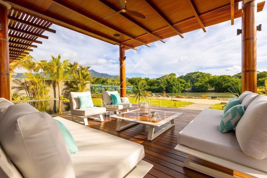 Villa in Grande Riviere Noire, Rivière Noire District, Mauritius 3 - 12184477