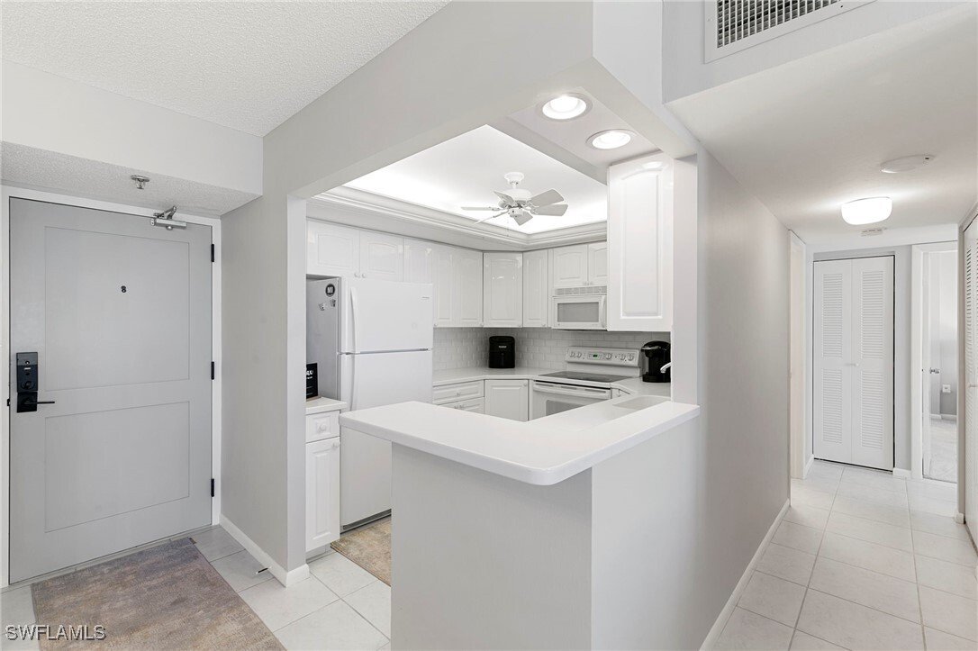 Condo in Marco Island, Florida, United States 3 - 17174650