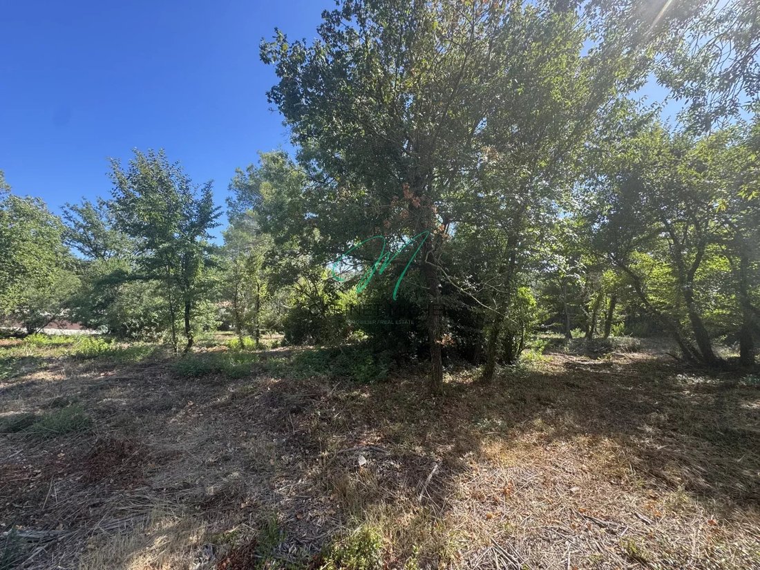 Terreno en Le Rouret, Provenza-Alpes-Costa Azul, Francia 2 - 16853516
