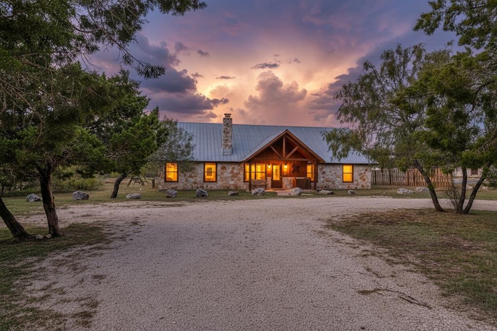 House in Concan, Texas, United States 1 - 17173763
