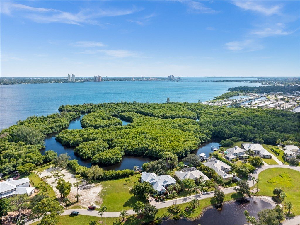 House in North Fort Myers, Florida, United States 4 - 17172352