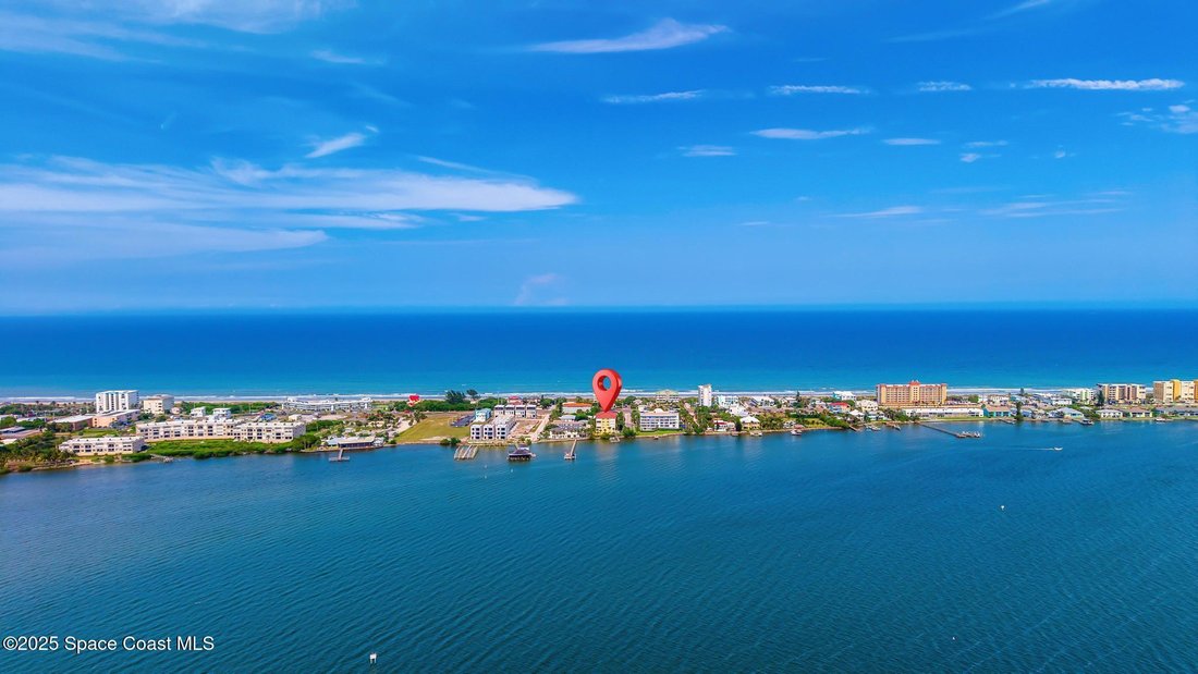 Condo in Cocoa Beach, Florida, United States 2 - 17162329