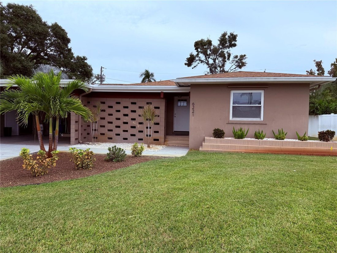 House in St. Petersburg, Florida, United States 3 - 17186679