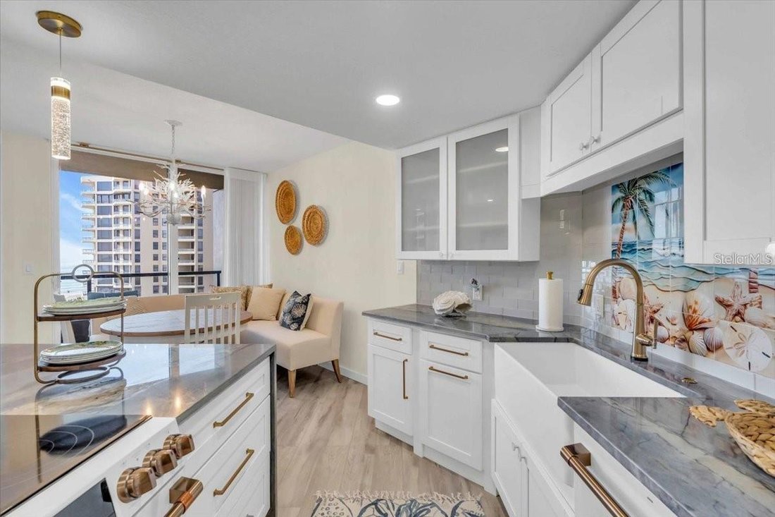Condo in Longboat Key, Florida, United States 4 - 17179083