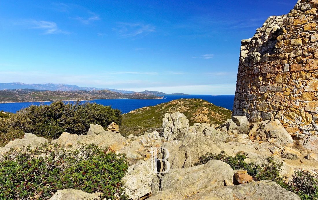 Land in Bonifacio / Bunifaziu, Corsica, France 2 - 17155493
