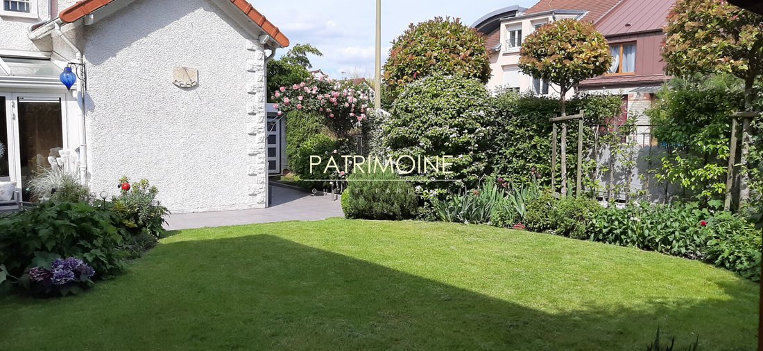 Villa in Suresnes, Ile-de-France, France 3 - 17173716