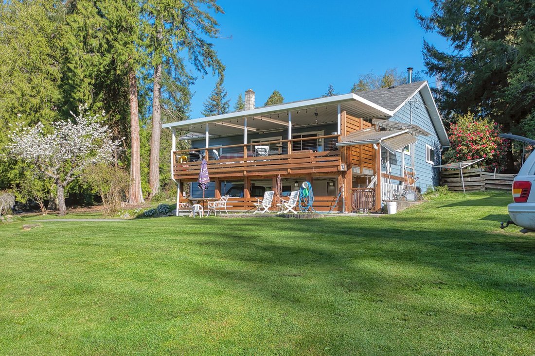 House in Roberts Creek, British Columbia, Canada 3 - 17168741