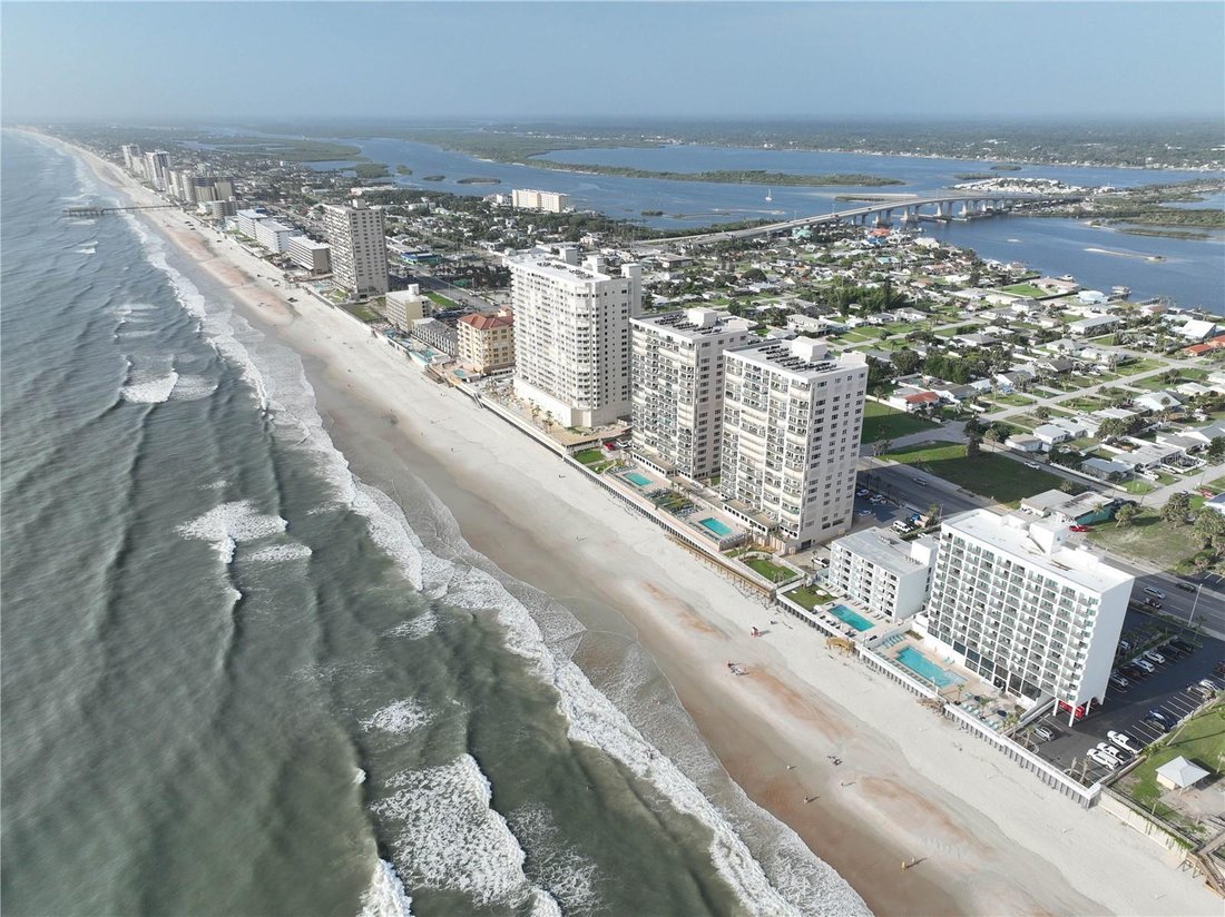 Condo in Daytona Beach, Florida, United States 1 - 17188225