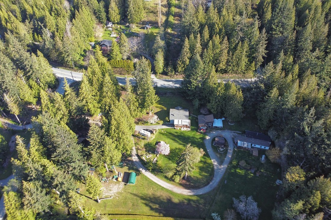 House in Roberts Creek, British Columbia, Canada 1 - 17168741
