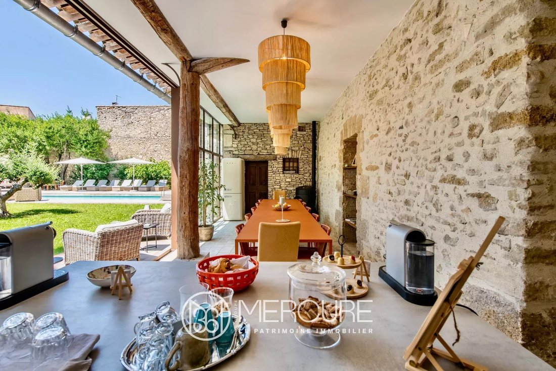 Estate in Velorgues-Petit Palais, L'Isle-sur-la-Sorgue, France 4 - 16485573