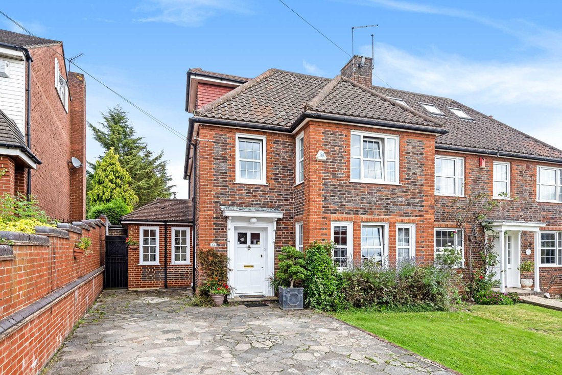 House in Barnet, England 1 - 17160514
