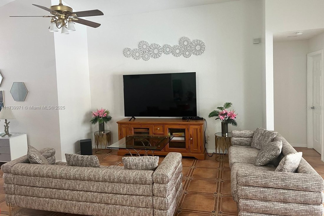 House in Lehigh Acres, Florida, United States 3 - 17185081