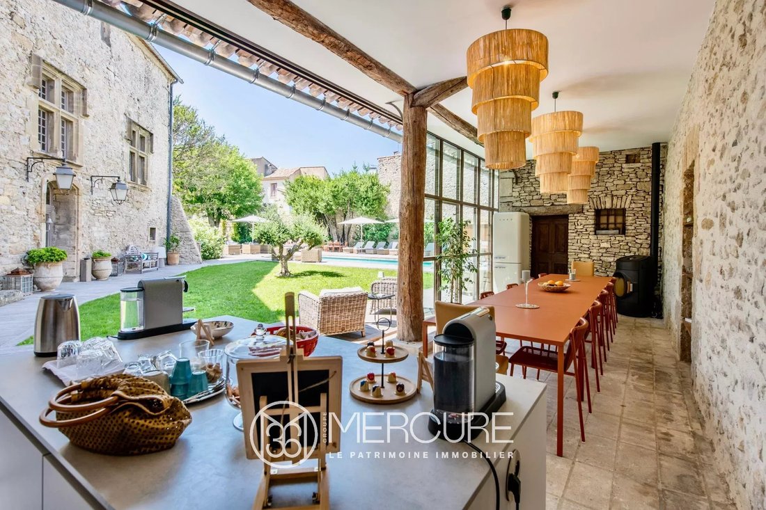 Estate in Velorgues-Petit Palais, L'Isle-sur-la-Sorgue, France 3 - 16485573