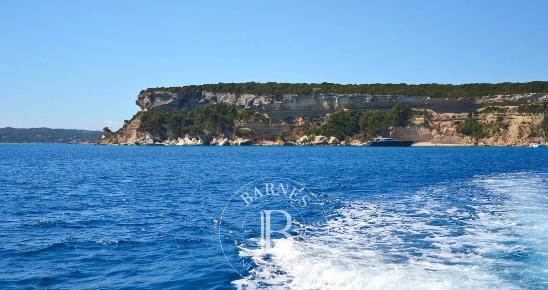 Land in Bonifacio / Bunifaziu, Corsica, France 1 - 17155493