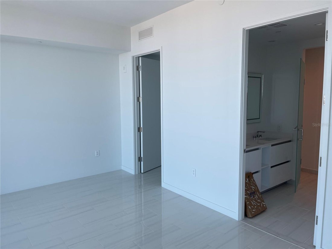 Condo in St. Petersburg, Florida, United States 4 - 17187064