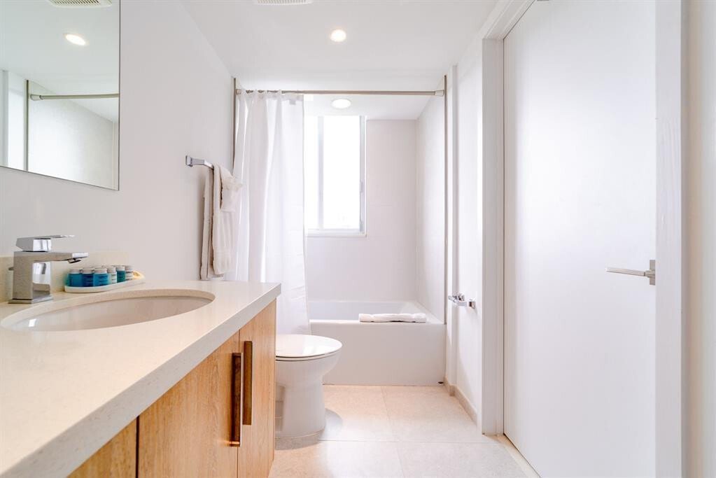 Condo in Bal Harbour, Florida, United States 4 - 17176159