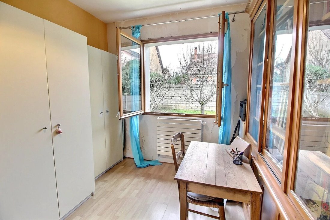 House in Chennevieres-sur-Marne, Ile-de-France, France 5 - 17155448