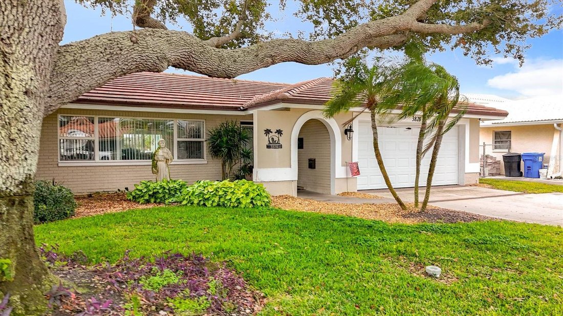 House in St. Petersburg, Florida, United States 1 - 17186415