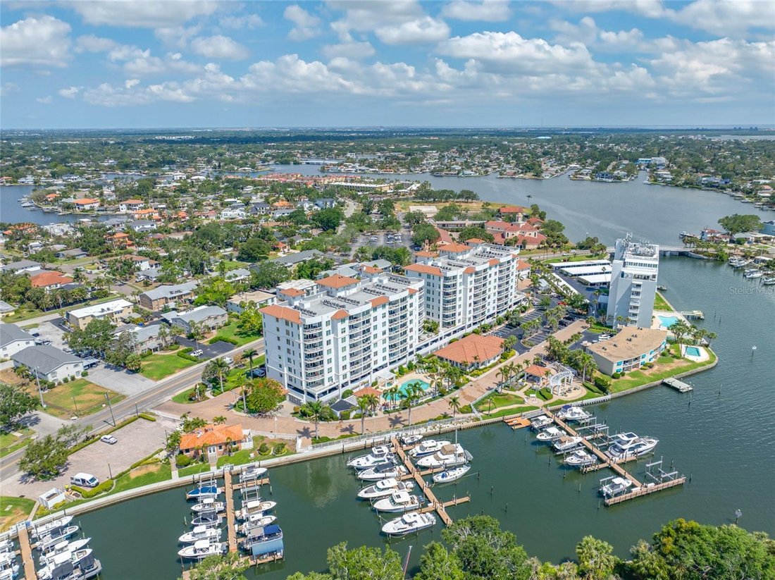 Condo in St. Petersburg, Florida, United States 2 - 17185892