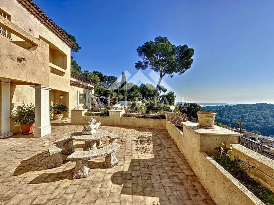 Villa in Cannes, Provence-Alpes-Côte d'Azur, France 2 - 12593603