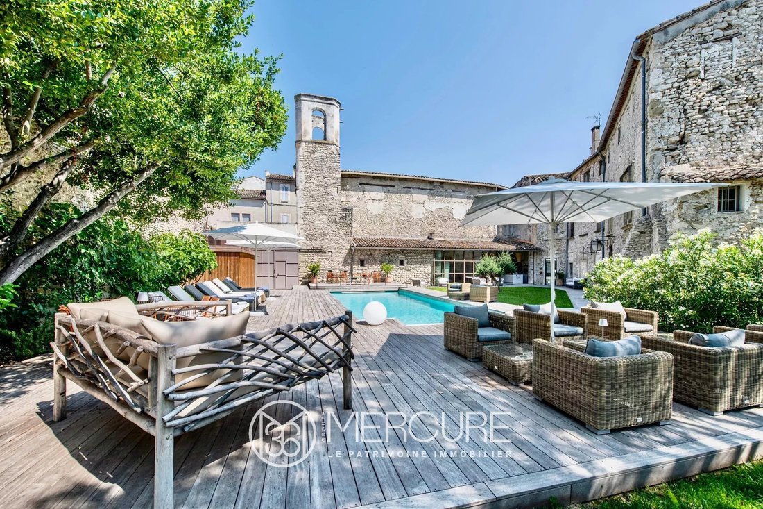 Estate in Velorgues-Petit Palais, L'Isle-sur-la-Sorgue, France 2 - 16485573