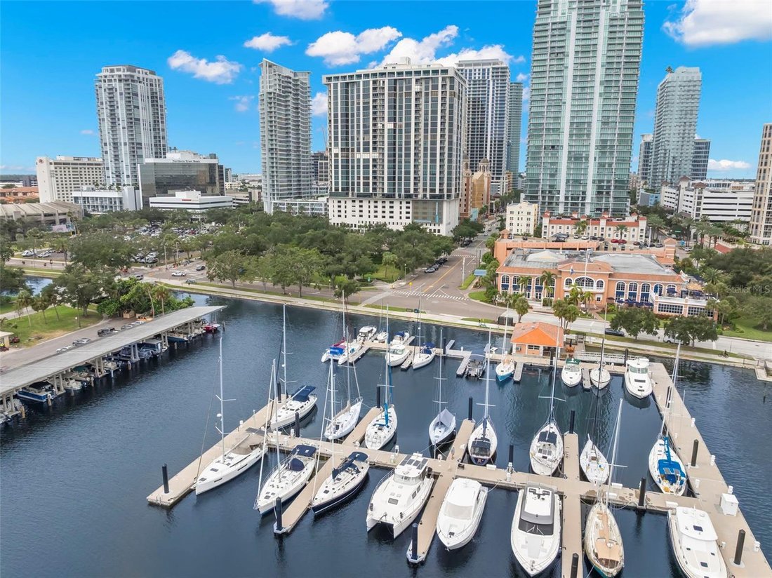 Condo in St. Petersburg, Florida, United States 2 - 17181773