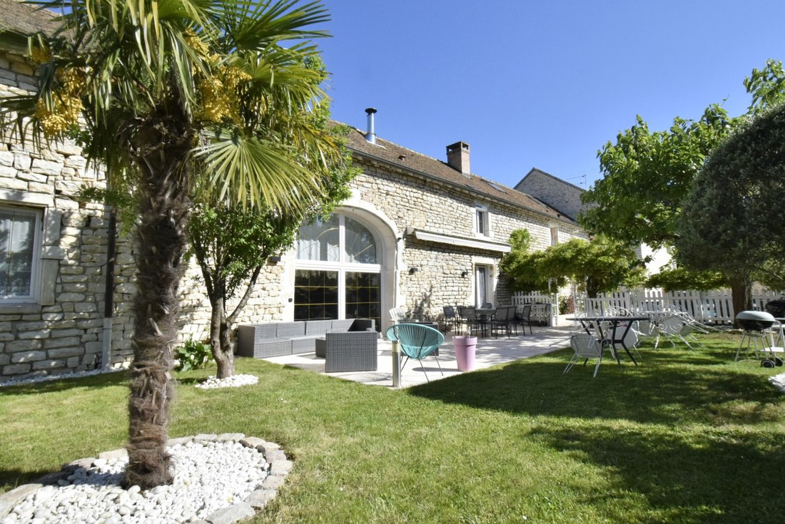 House in Chalon-sur-Saone, Bourgogne – Franche-Comté, France 2 - 17155340