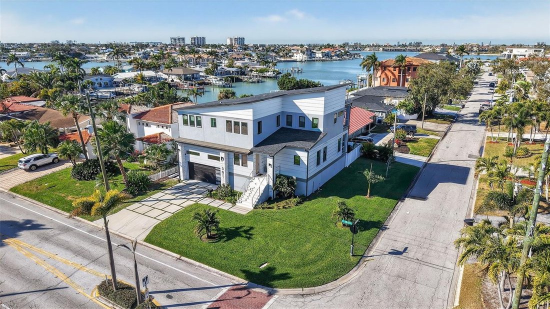 House in St. Petersburg, Florida, United States 1 - 17185821