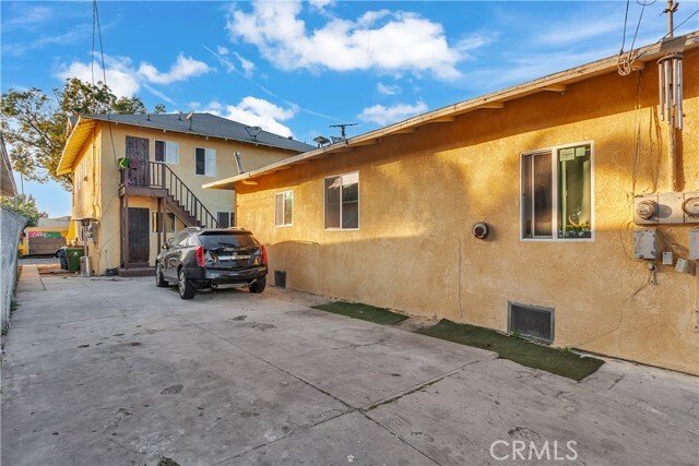 Los Angeles, California, United States 3 - 17155469