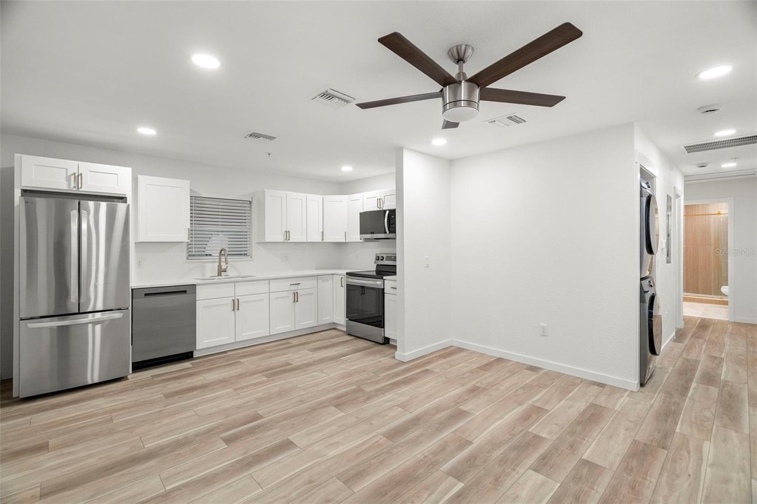 St. Petersburg, Florida, United States 3 - 17182340