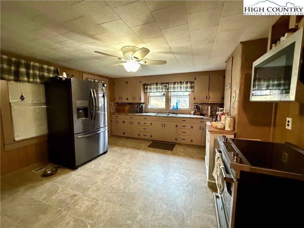 House in Zionville, North Carolina, United States 5 - 17173984