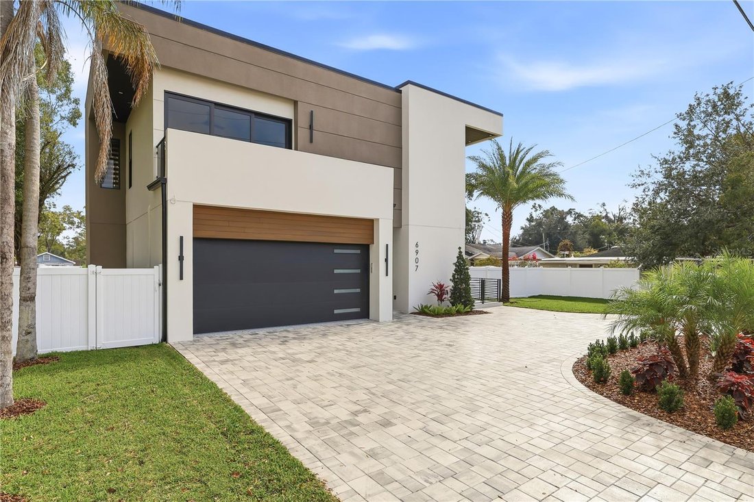 House in Tampa, Florida, United States 4 - 17181571