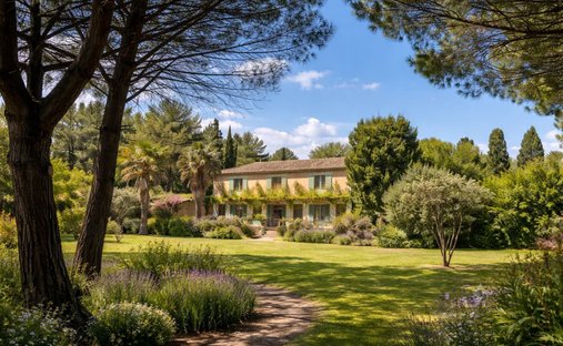 Country House in Barbentane, Provence-Alpes-Côte d'Azur, France 1