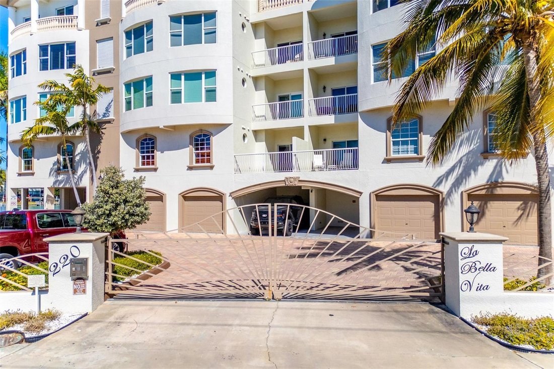 Condo in St. Pete Beach, Florida, United States 5 - 17183902