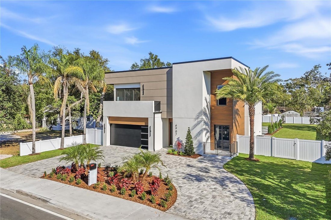 House in Tampa, Florida, United States 5 - 17181571