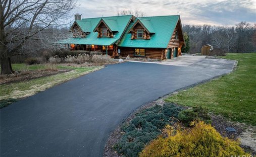 House in Astoria, Illinois, United States 1