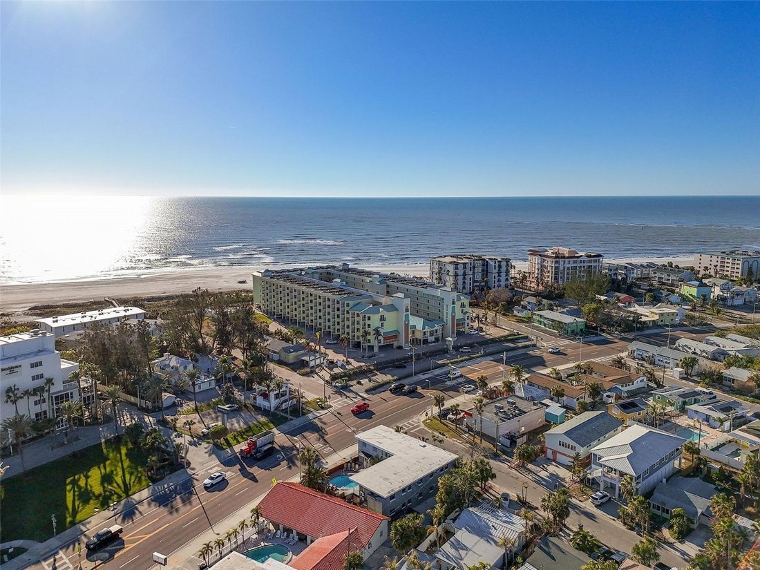 Condo in St. Pete Beach, Florida, United States 2 - 17183246