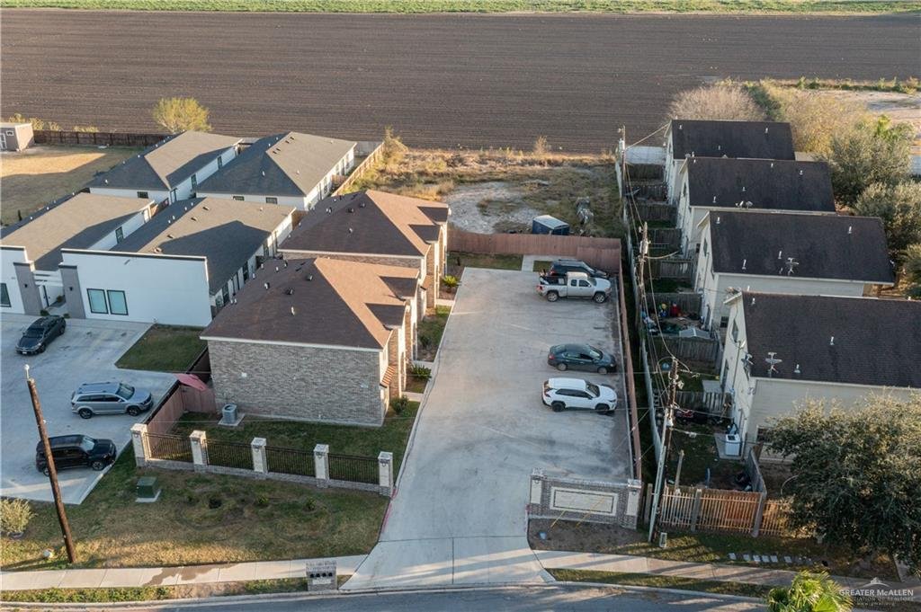 Weslaco, Texas, United States 3 - 17166872