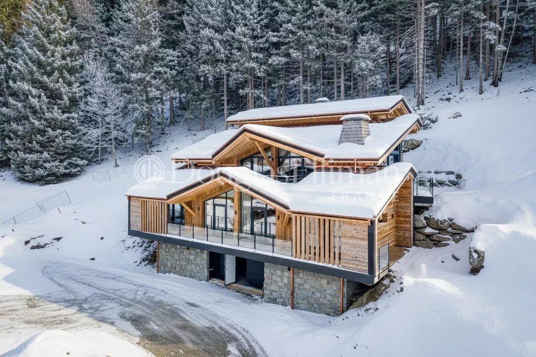 Chalet in Chamonix-Mont-Blanc, Auvergne-Rhône-Alpes, France 1 - 17144940