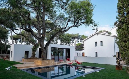 Estate in Vieille Ville, Antibes, France 1