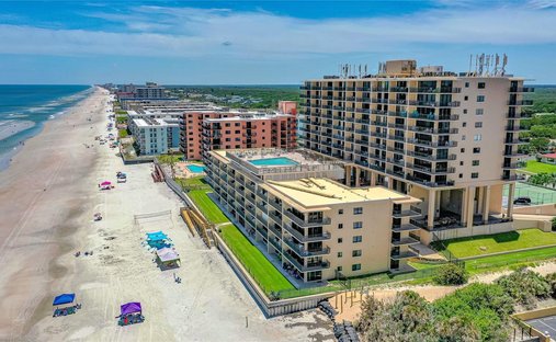 Condo in New Smyrna Beach, Florida, United States 1