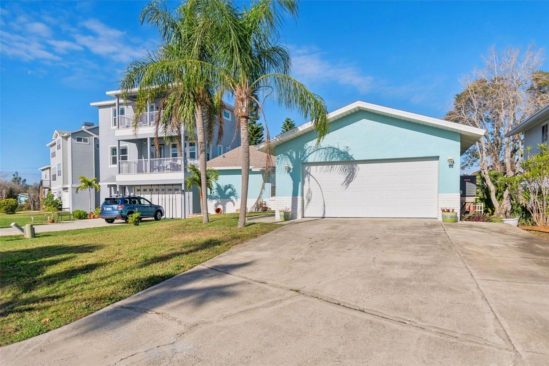 House in Madeira Beach, Florida, United States 1 - 17181584