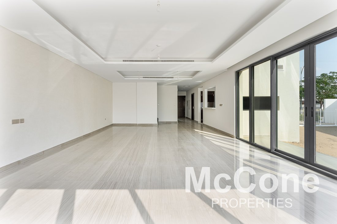 Villa in Damac Hills, Dubai, United Arab Emirates 3 - 17154451