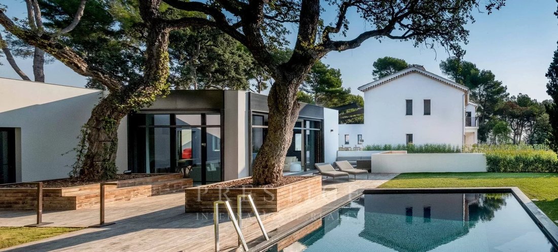 Estate in Vieille Ville, Antibes, France 4 - 14966619