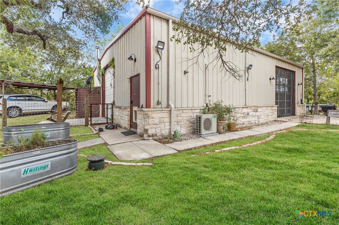House in Dale, Texas, United States 1 - 17170473