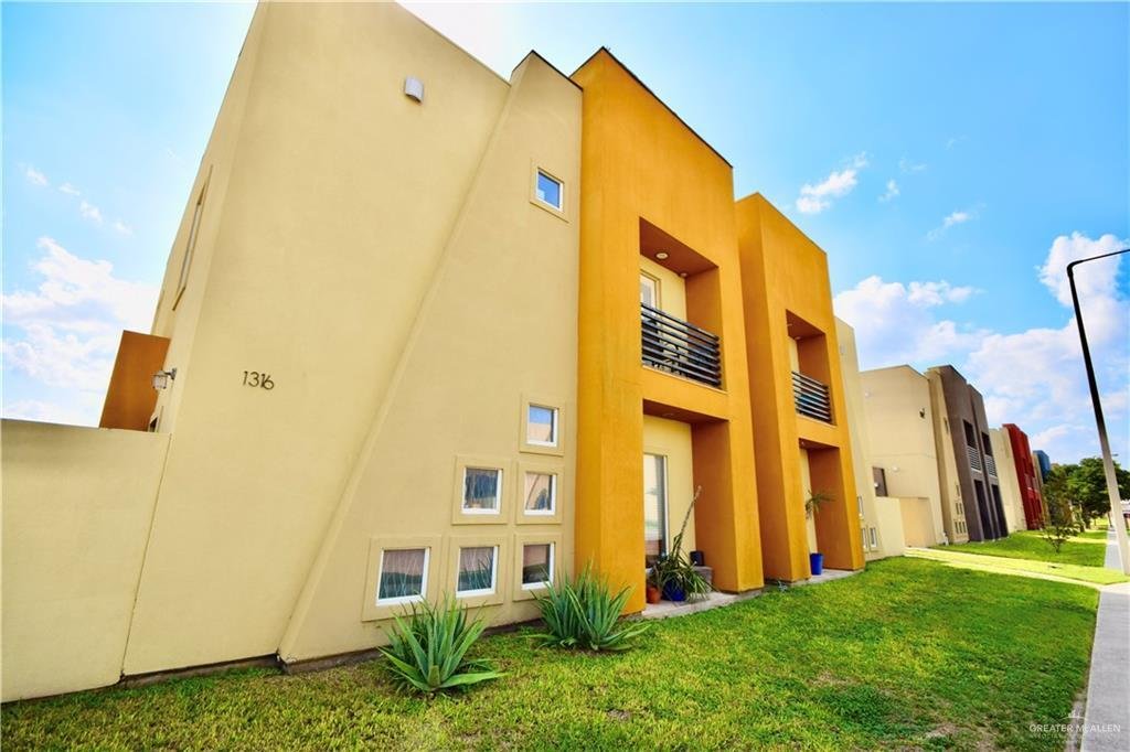 McAllen, Texas, United States 2 - 17166827