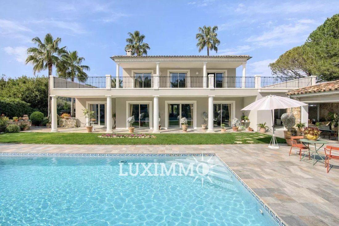 Villa in Mougins, Provence-Alpes-Côte d'Azur, France 1 - 15312069